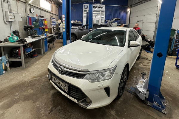 Toyota Camry замена штатного головного устройства на флагман линейки Teyes «СС3 2К»